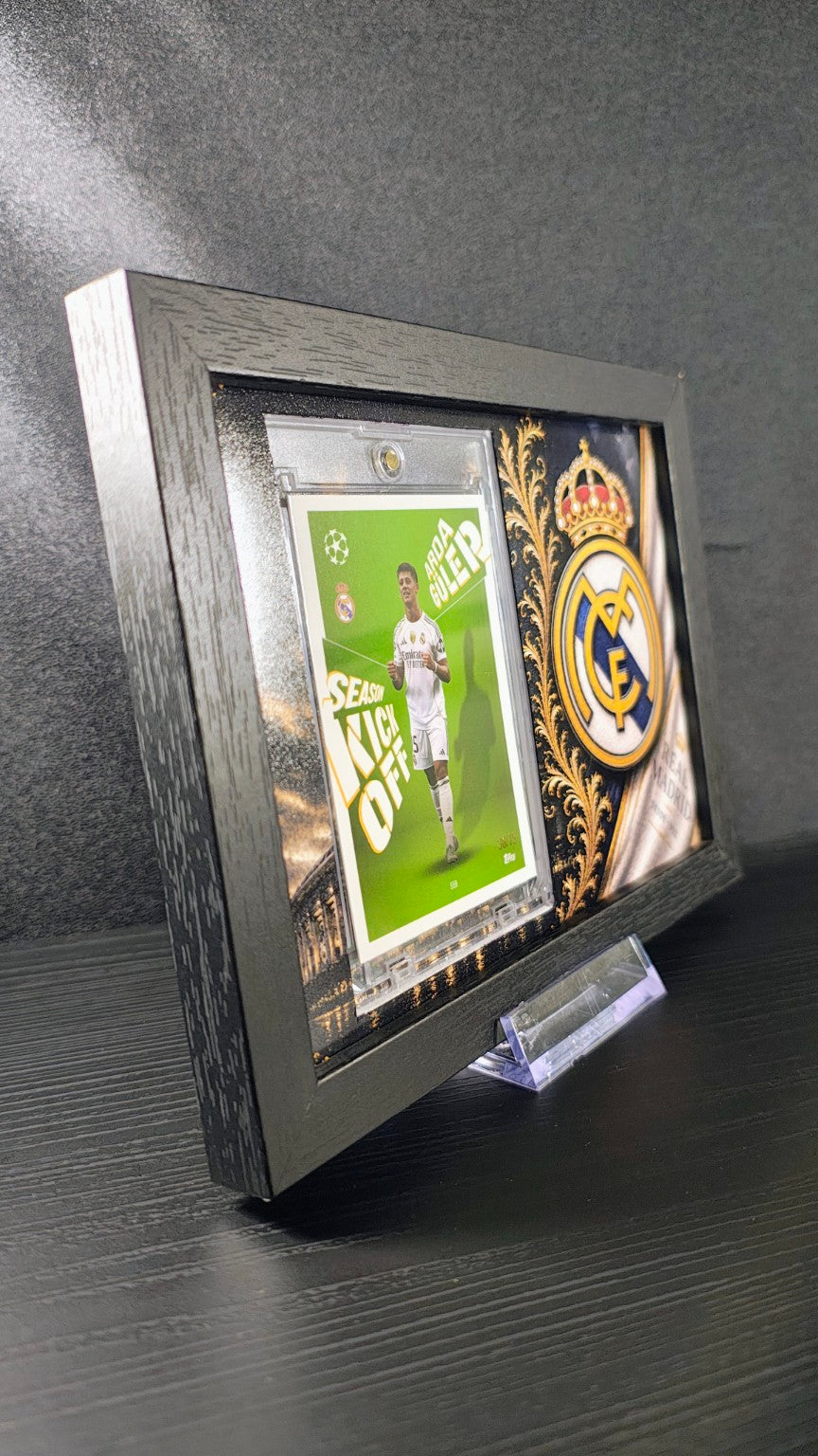 Arda Güler /75 – Real Madrid Eksklusiv 13 × 18 samlekortramme fra FrameYourCard™
