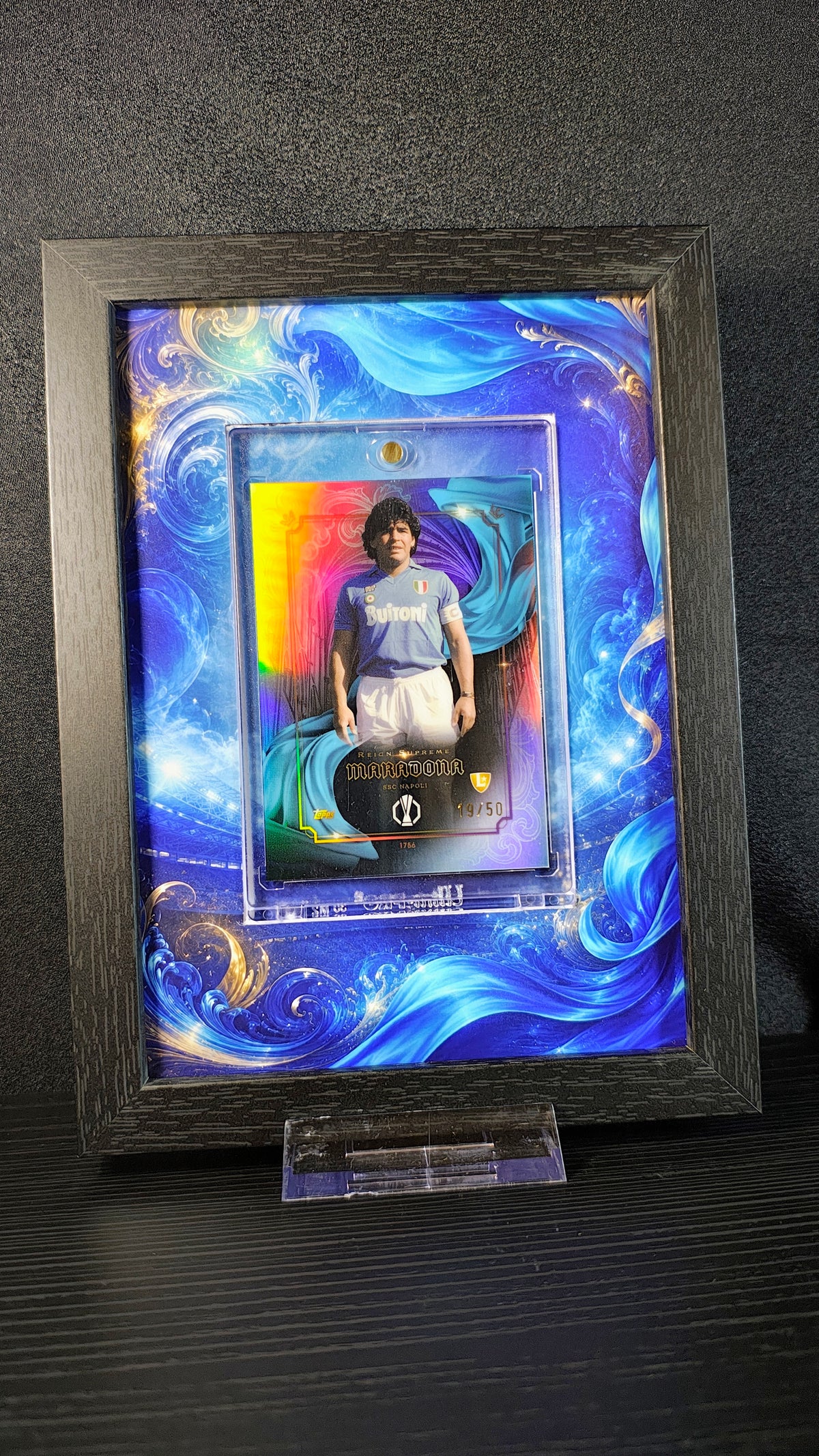 Diego Maradona Reign Supreme 19/50 – innrammet Napoli-kort ⚽👑